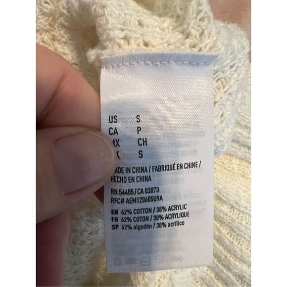 American Eagle Womens Cream Sweater Size Small - Picture 3 of 3